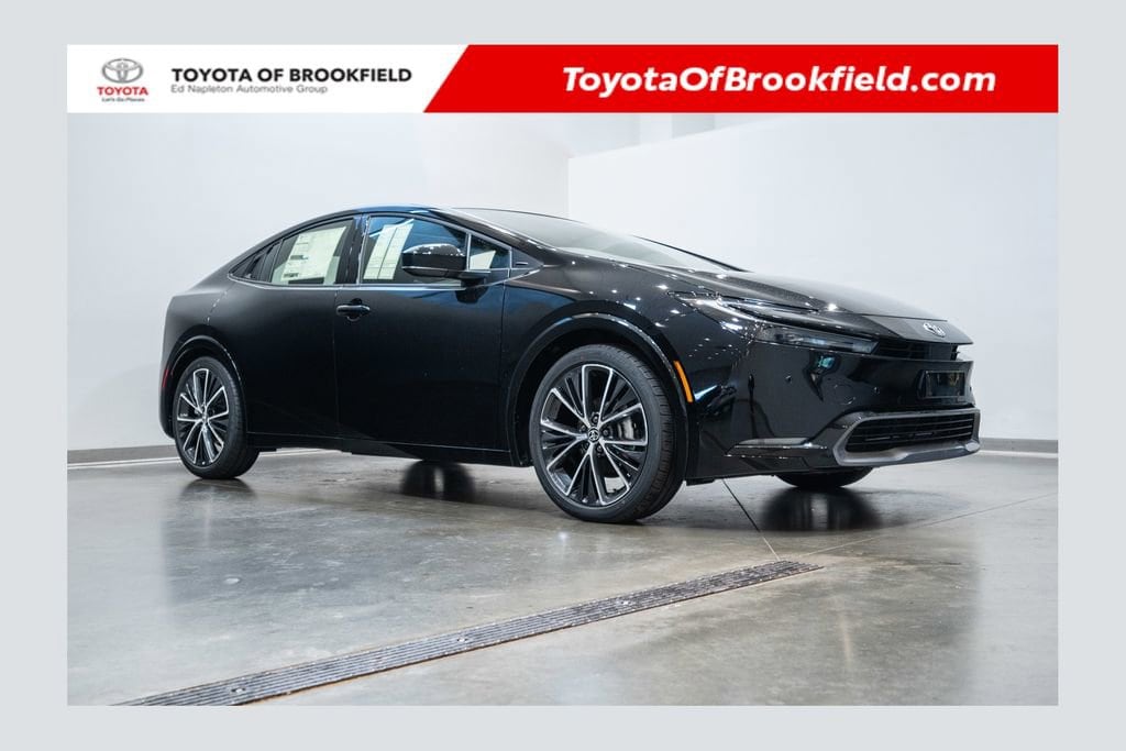 2026 Toyota Prius XLE FWD's photo