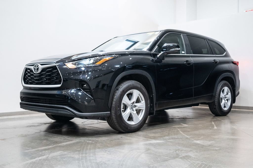 Certified 2025 Toyota Highlander LE SUV