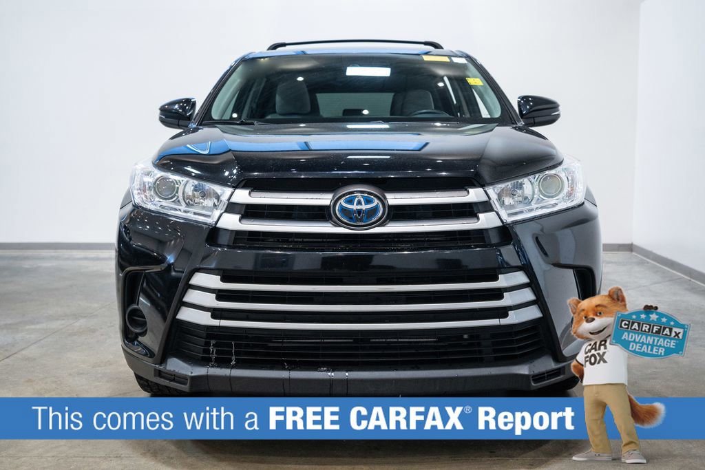 Used 2017 Toyota Highlander LE with VIN 5TDBGRFH6HS027203 for sale in Brookfield, WI