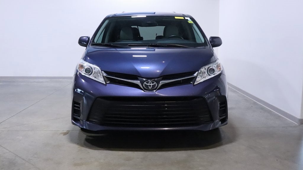 Used 2020 Toyota Sienna LE with VIN 5TDKZ3DCXLS083989 for sale in Brookfield, WI