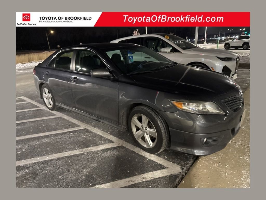 Used 2011 Toyota Camry SE Sedan