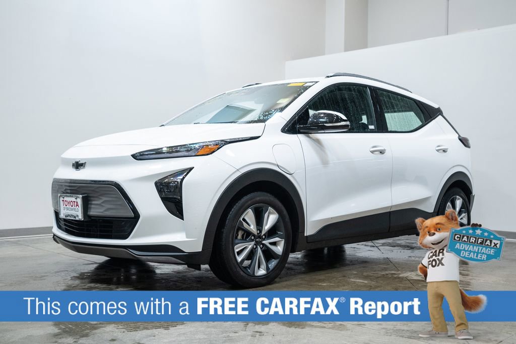 Used 2022 Chevrolet Bolt EUV LT with VIN 1G1FY6S08N4133049 for sale in Brookfield, WI