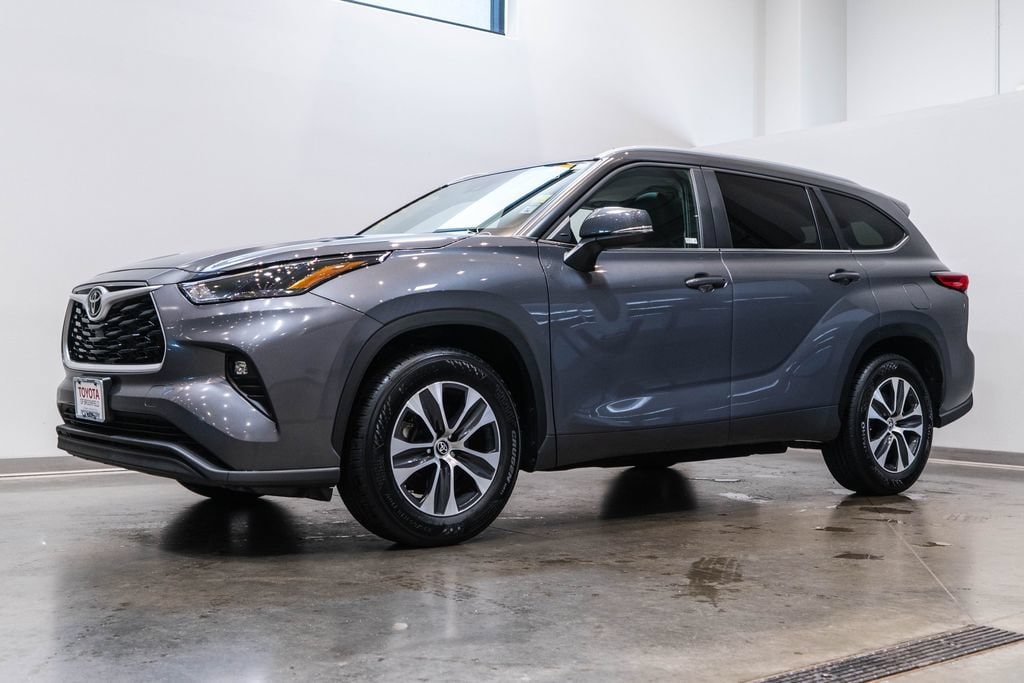 Used 2023 Toyota Highlander XLE SUV