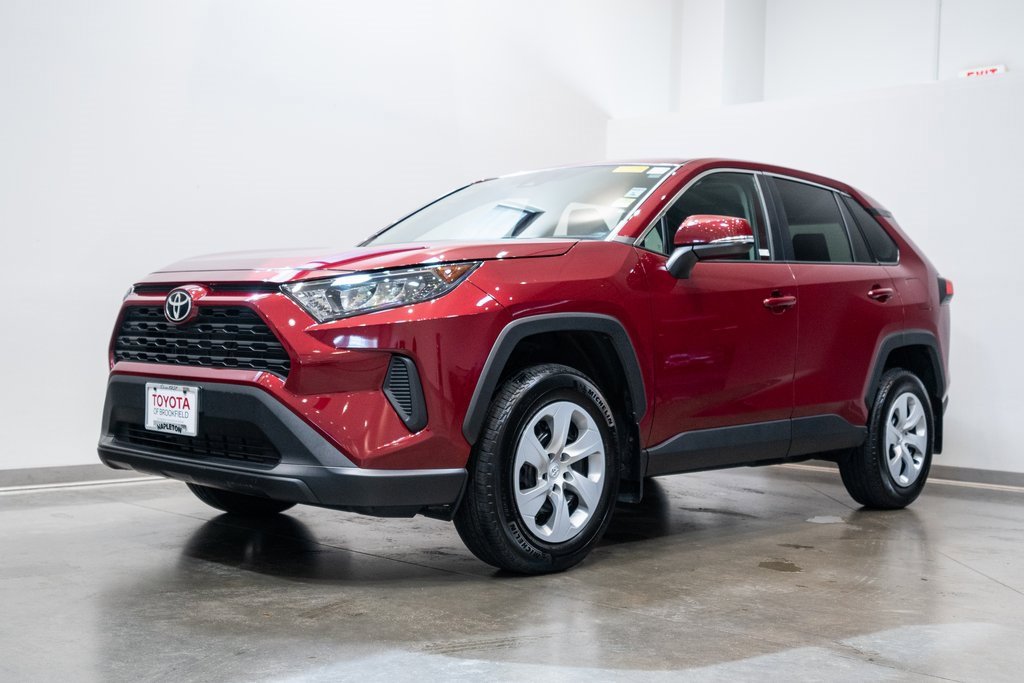 2022 Toyota RAV4 LE photo 3