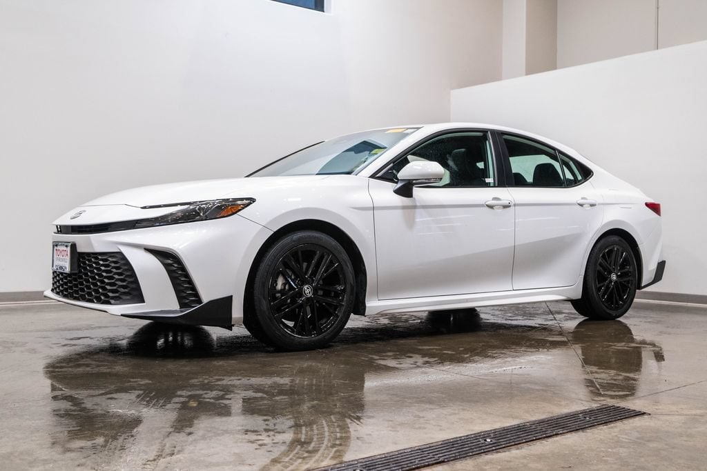 Used 2026 Toyota Camry SE Sedan