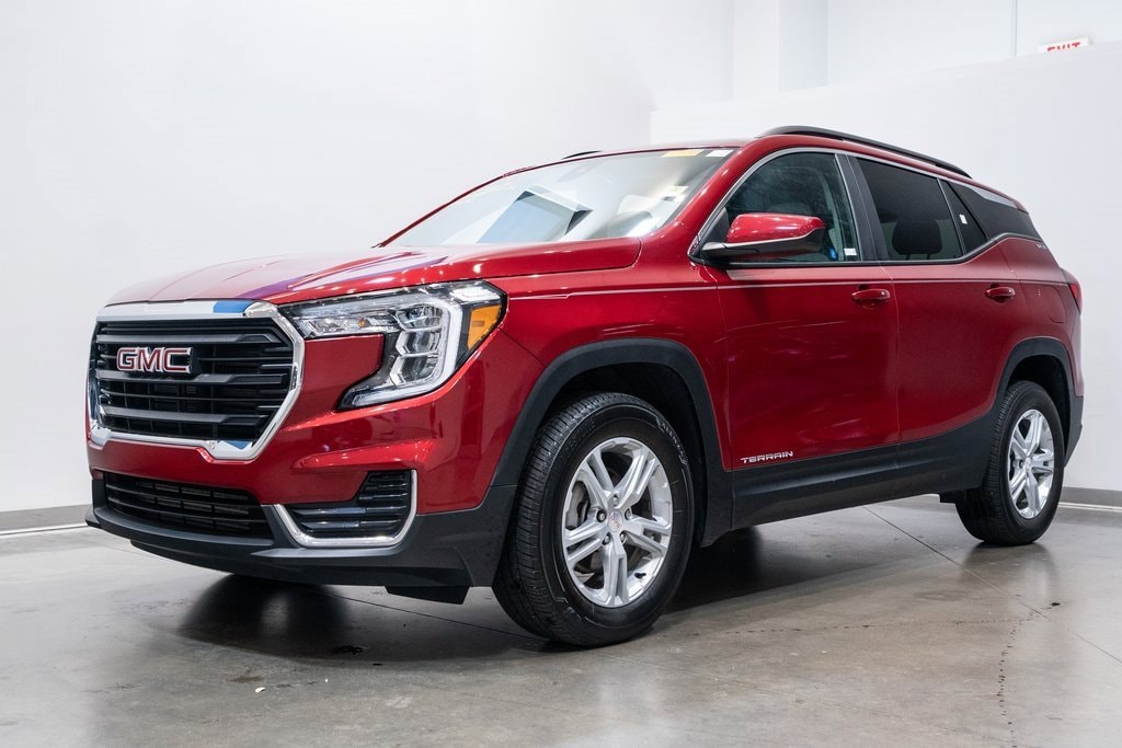 Used 2022 GMC Terrain SLE with VIN 3GKALTEV6NL116822 for sale in Brookfield, WI