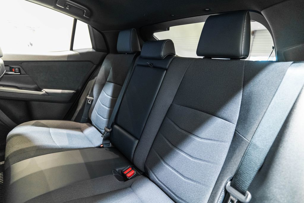 2026 Toyota C-HR SE - Photo 29