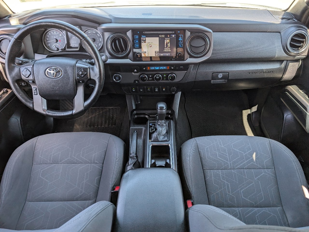 2016 Toyota Tacoma SR5 V6 photo 4