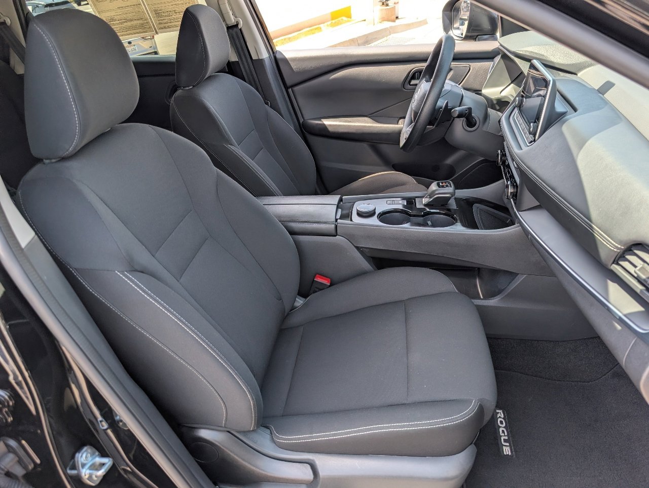 2025 Nissan Rogue S - Photo 8