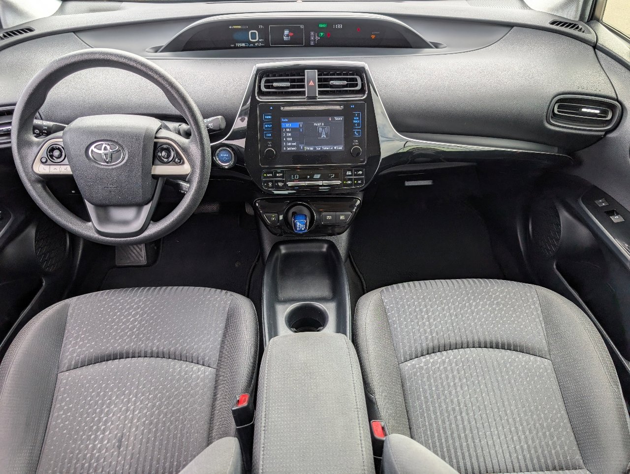 2016 Toyota Prius Two photo 4