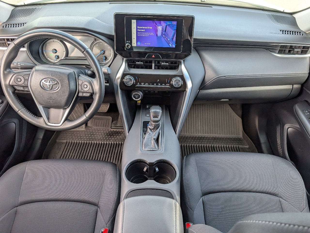 2023 Toyota Venza LE photo 3