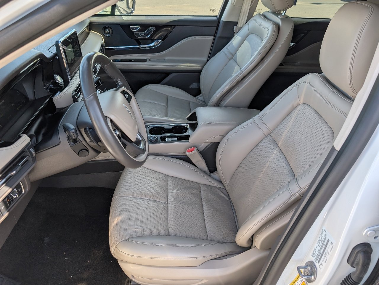 2022 Lincoln Corsair Reserve photo 2