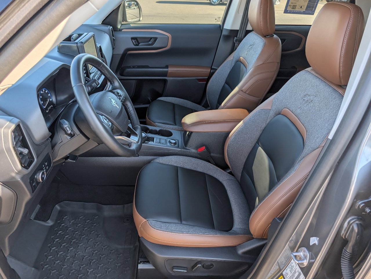 2024 Ford Bronco Sport Outer Banks photo 2