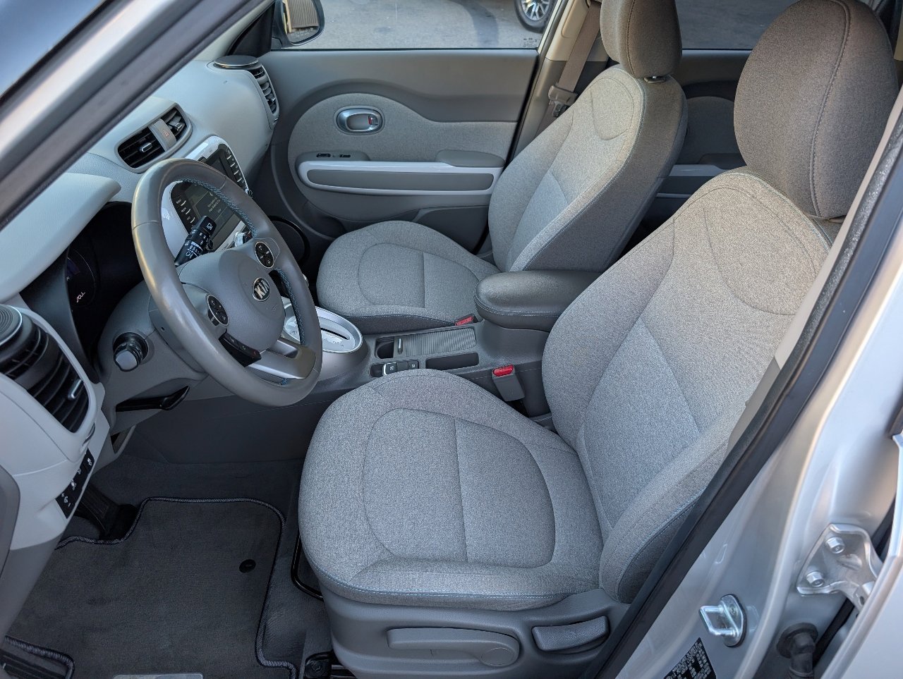 Used 2017 Kia Soul EV with VIN KNDJP3AE7H7019353 for sale in Carlsbad, CA