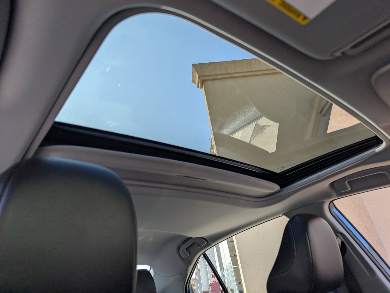 2024 Toyota Camry Hybrid XSE photo 3