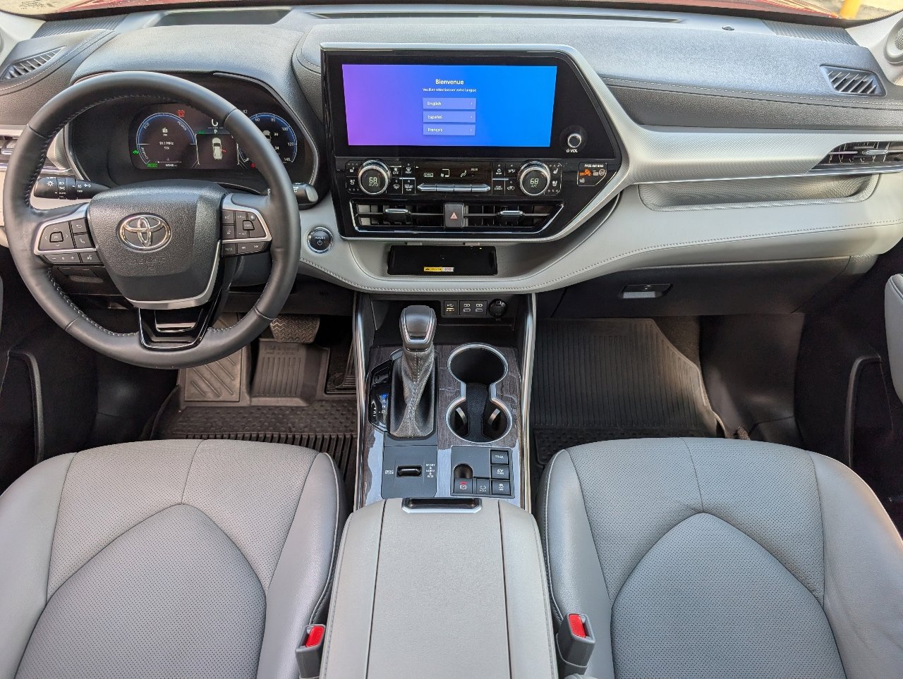 2023 Toyota Highlander Hybrid Platinum photo 3