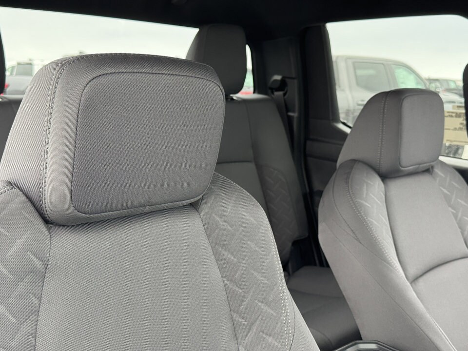 2025 Toyota Tacoma SR5 photo 3