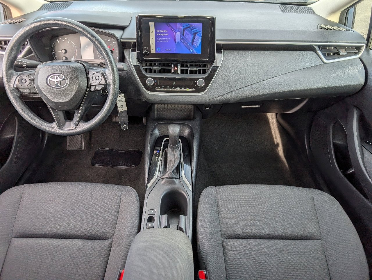 2024 Toyota Corolla LE photo 4