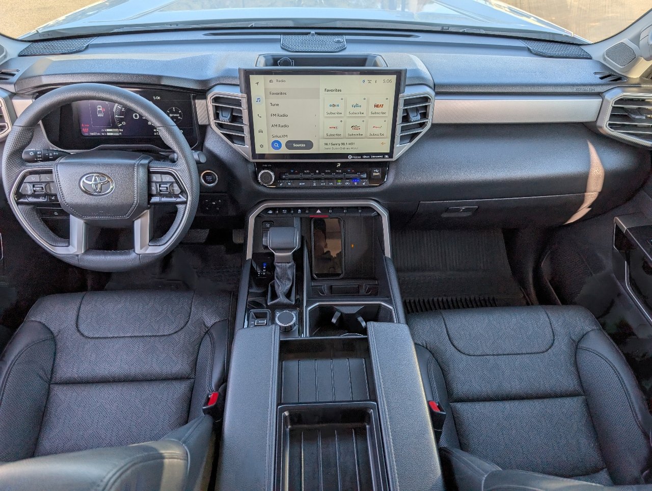 2024 Toyota Tundra Limited photo 4