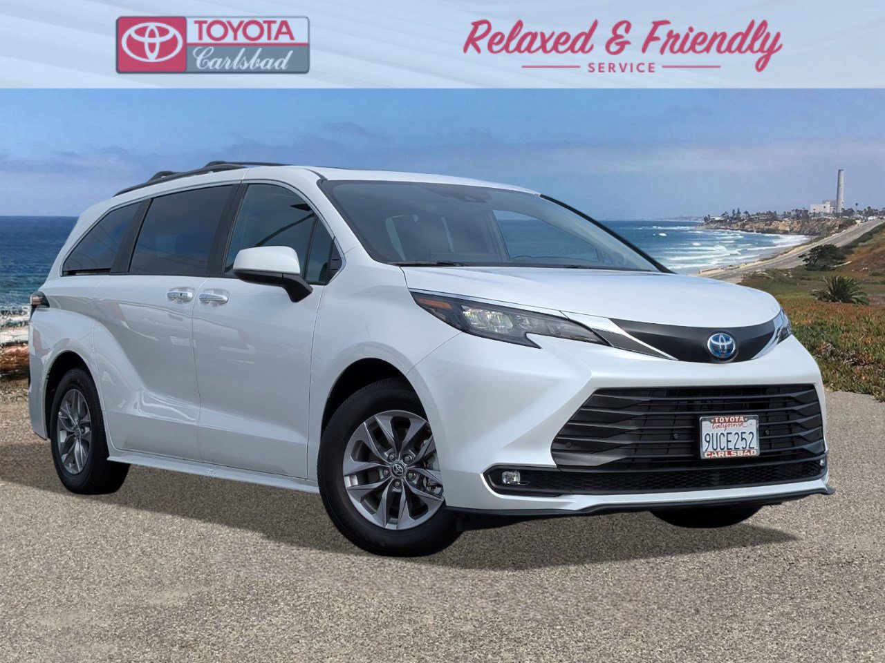 2025 Toyota Sienna XLE's photo