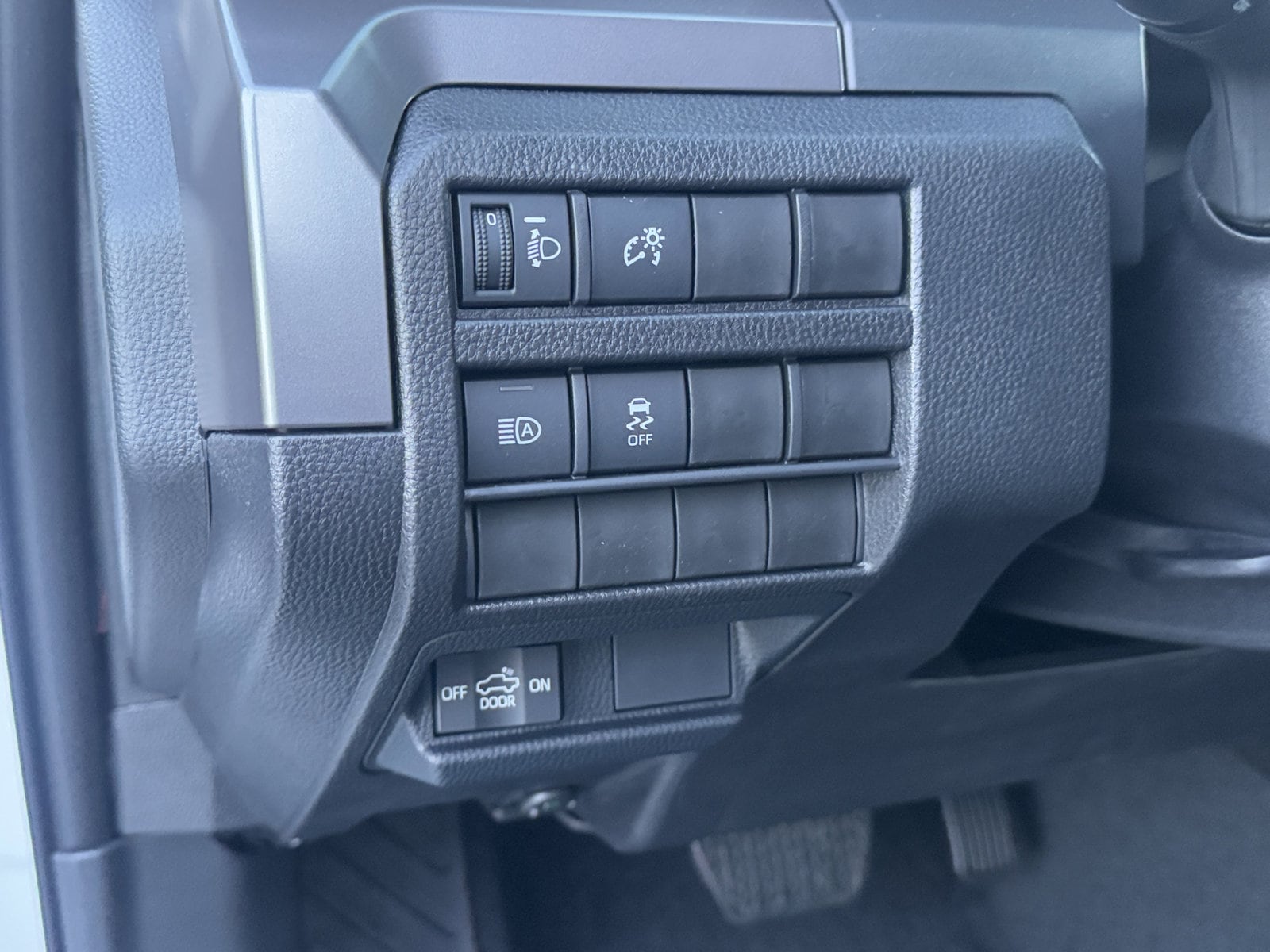 2026 Toyota Tacoma SR5 - Photo 17