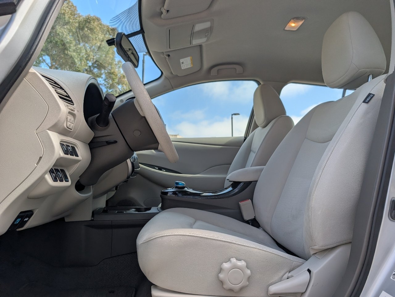 Used 2011 Nissan LEAF SL with VIN JN1AZ0CPXBT009022 for sale in Carlsbad, CA