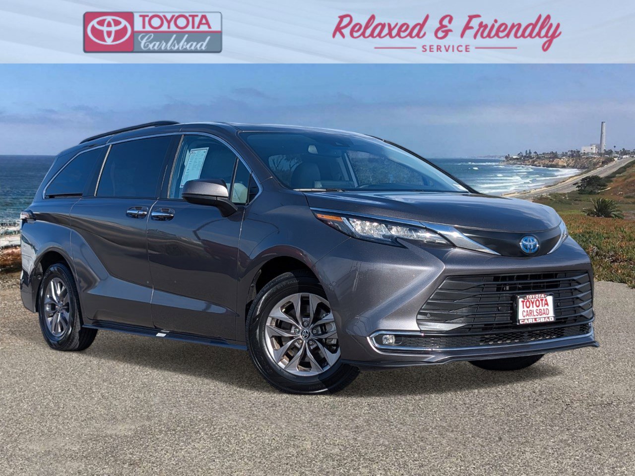 2023 Toyota Sienna XLE's photo