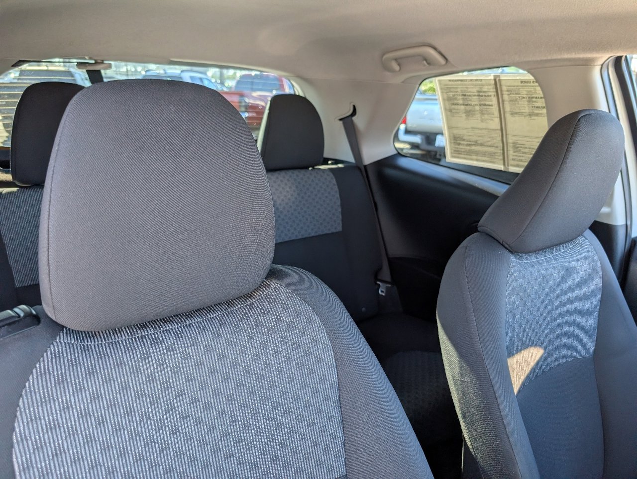 2015 Toyota Yaris L photo 3