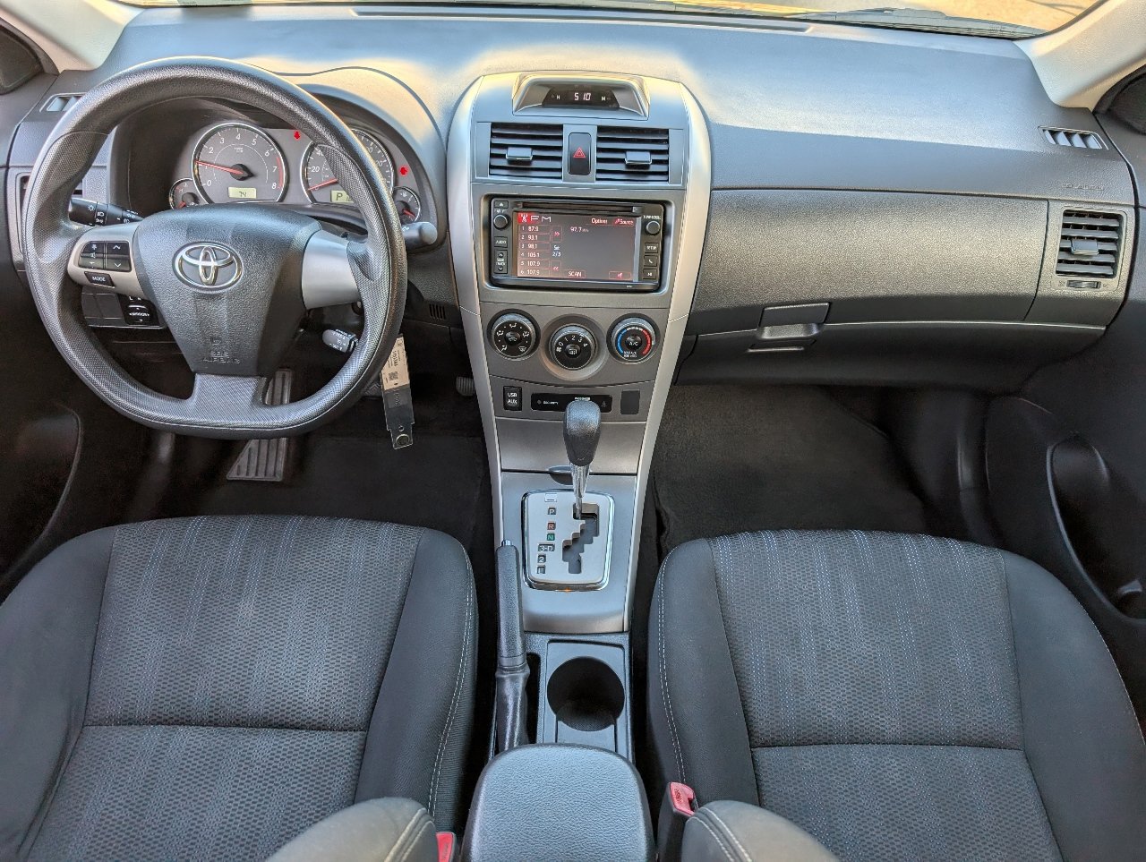2013 Toyota Corolla L photo 4