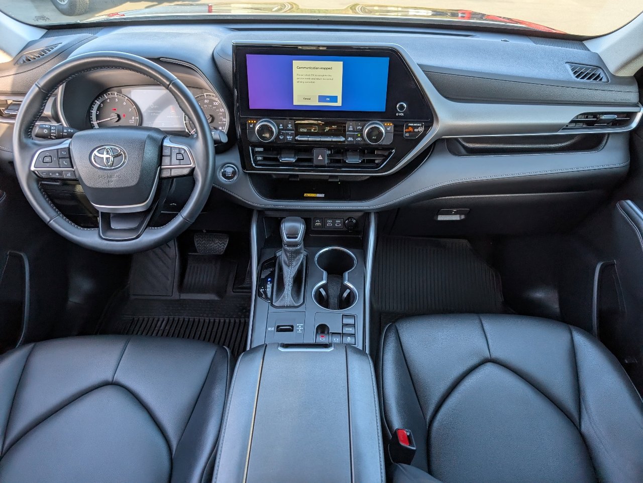 2023 Toyota Highlander L photo 2