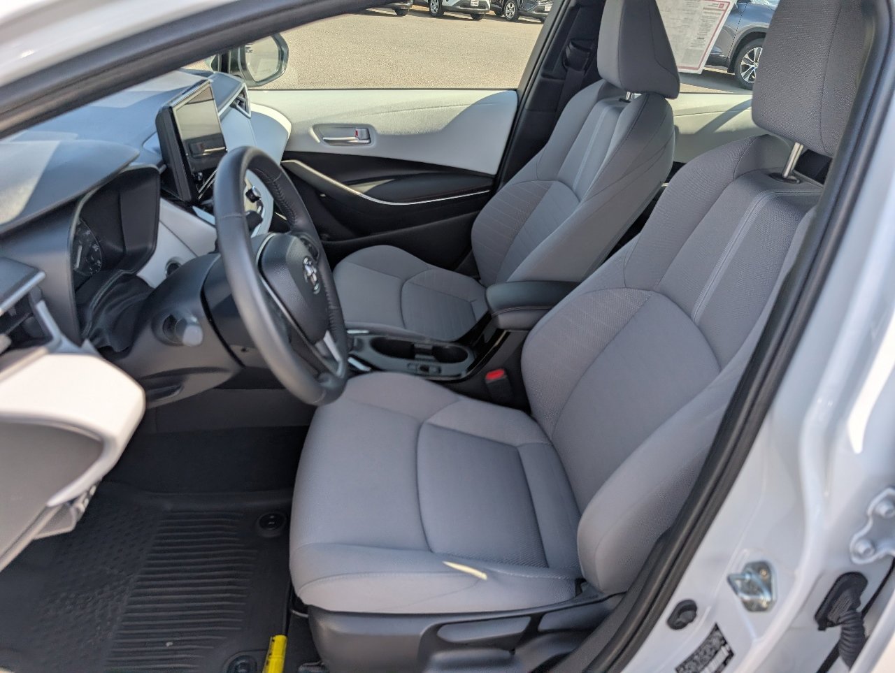 2025 Toyota Corolla Hybrid SE photo 2