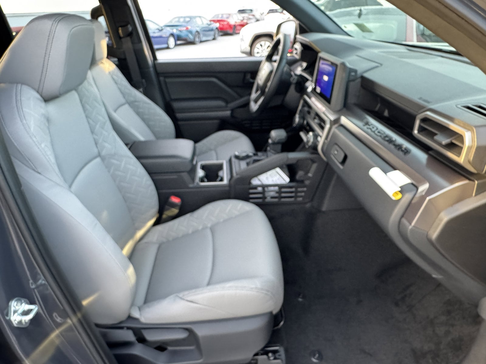 2026 Toyota Tacoma SR5 - Photo 8