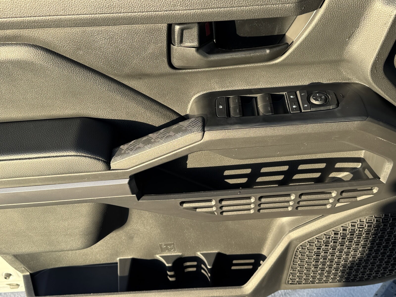 2026 Toyota Tacoma SR5 - Photo 18