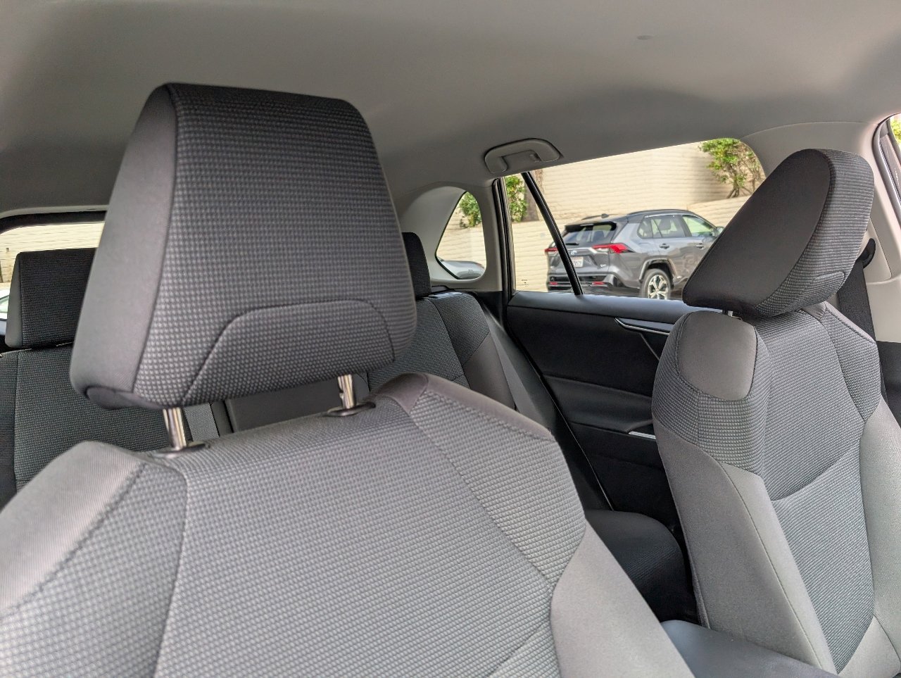 2025 Toyota RAV4 LE photo 2