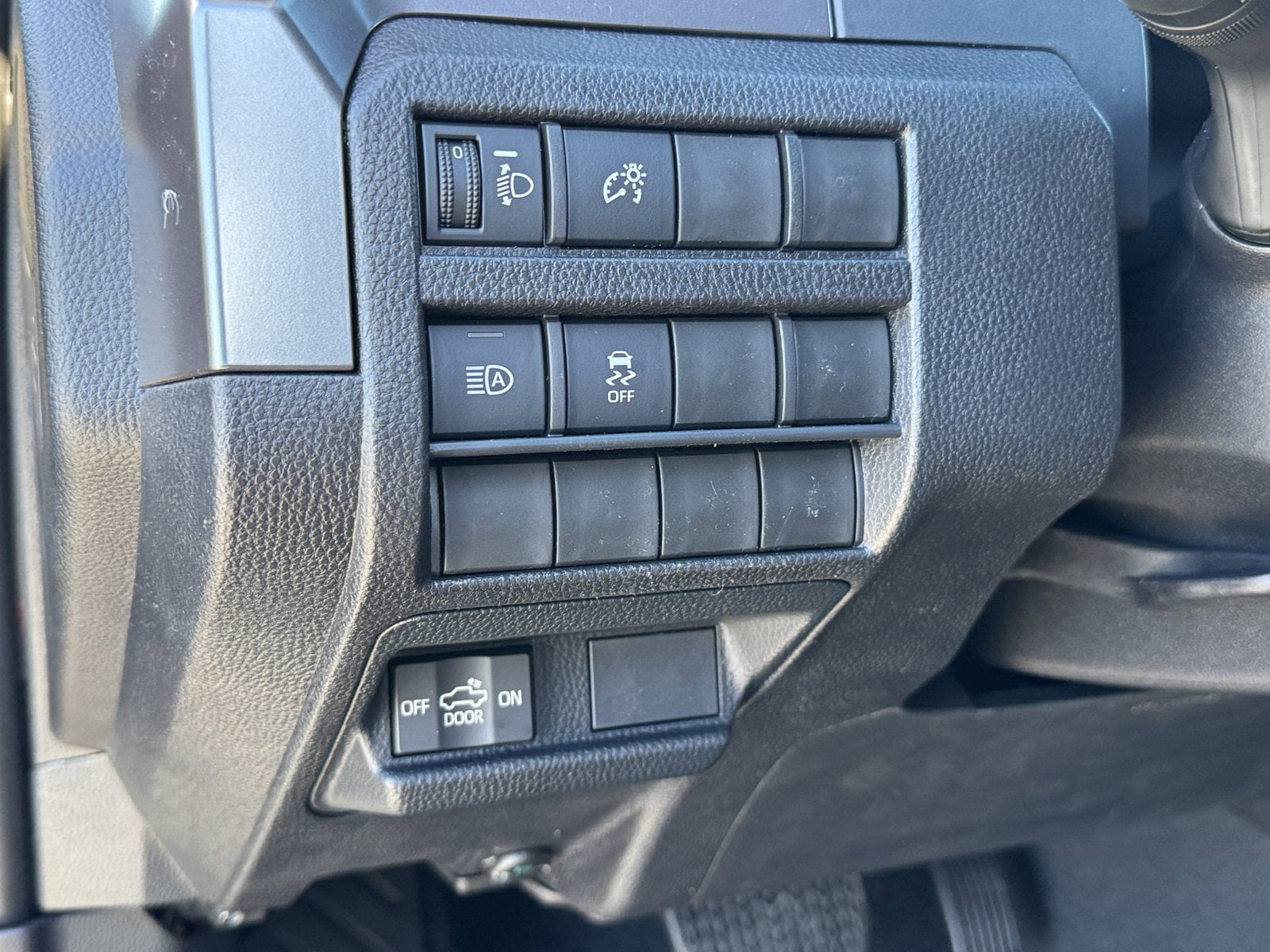 2026 Toyota Tacoma SR5 - Photo 17