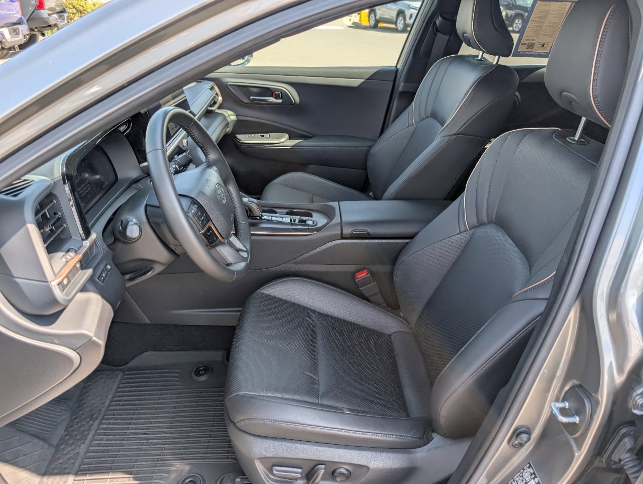 2023 Toyota Crown Limited photo 2