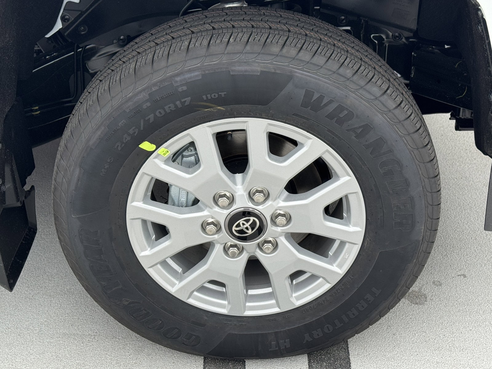 2026 Toyota Tacoma SR5 - Photo 15