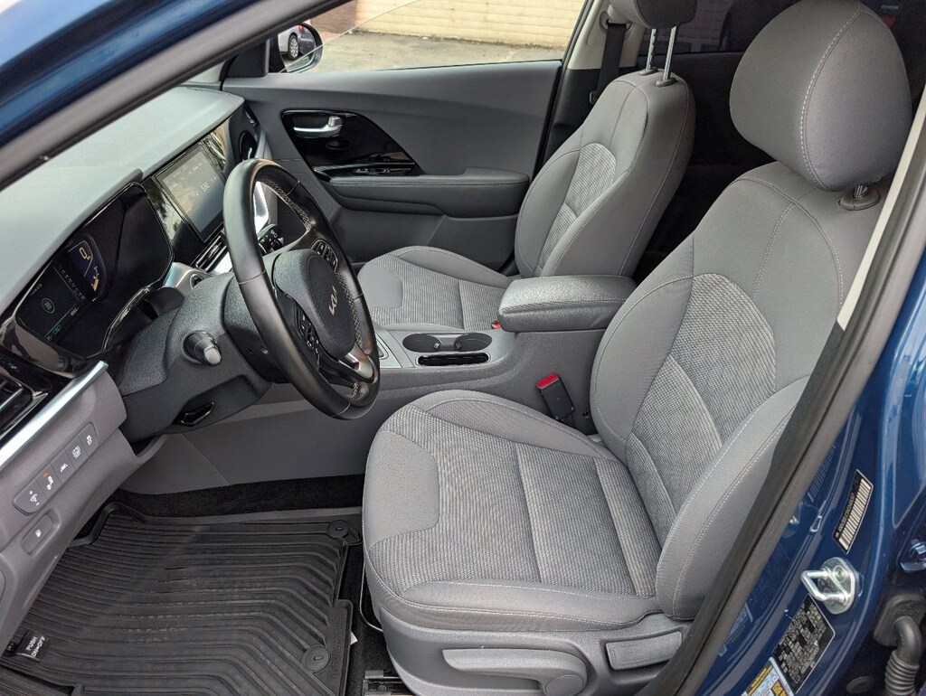 Used 2022 Kia Niro LXS SUV