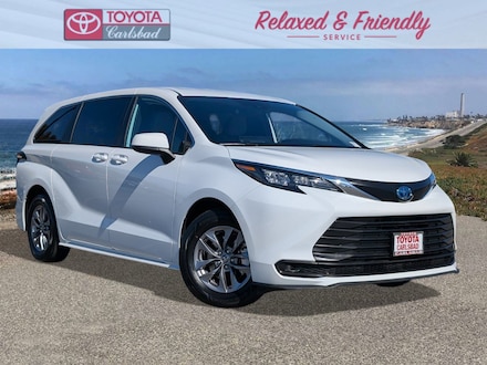 2025 Toyota Sienna LE 8 Passenger Van Passenger Van