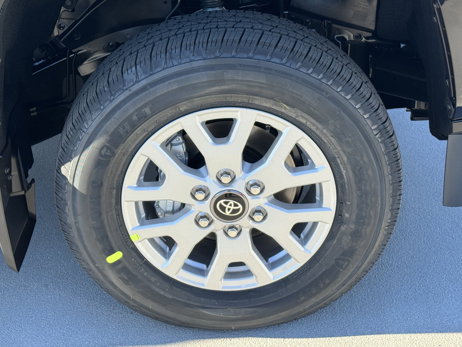 2026 Toyota Tacoma SR5 - Photo 15