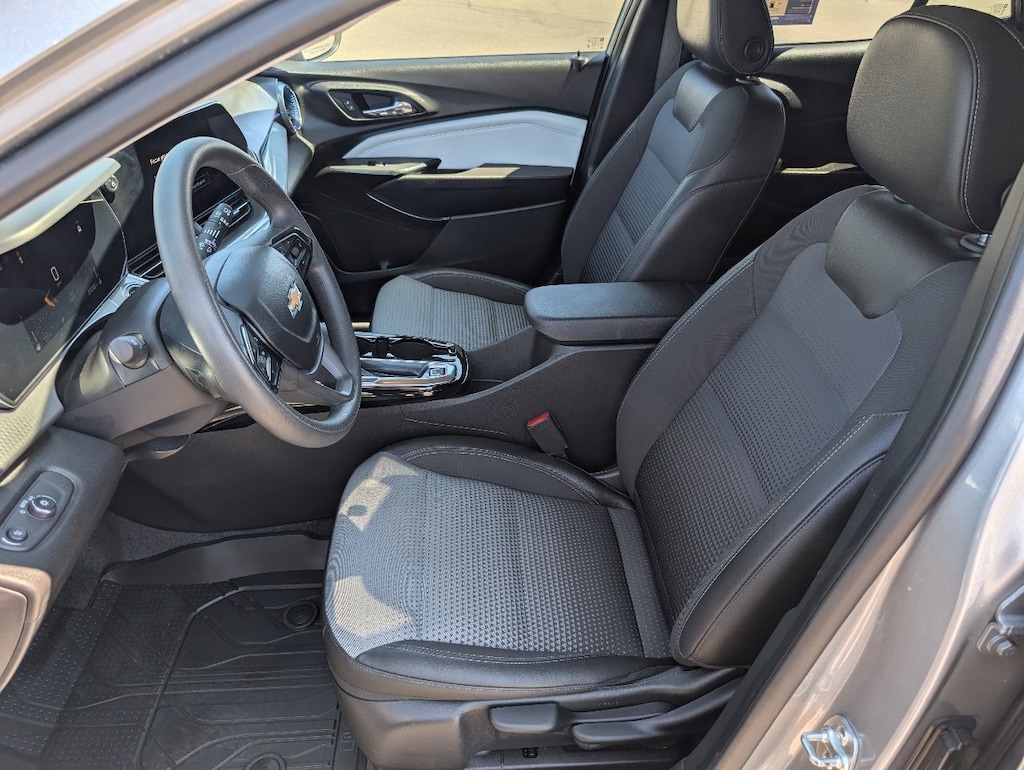 Used 2024 Chevrolet Trax LT SUV