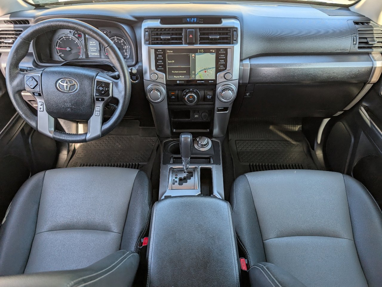 2020 Toyota 4Runner SR5 photo 4