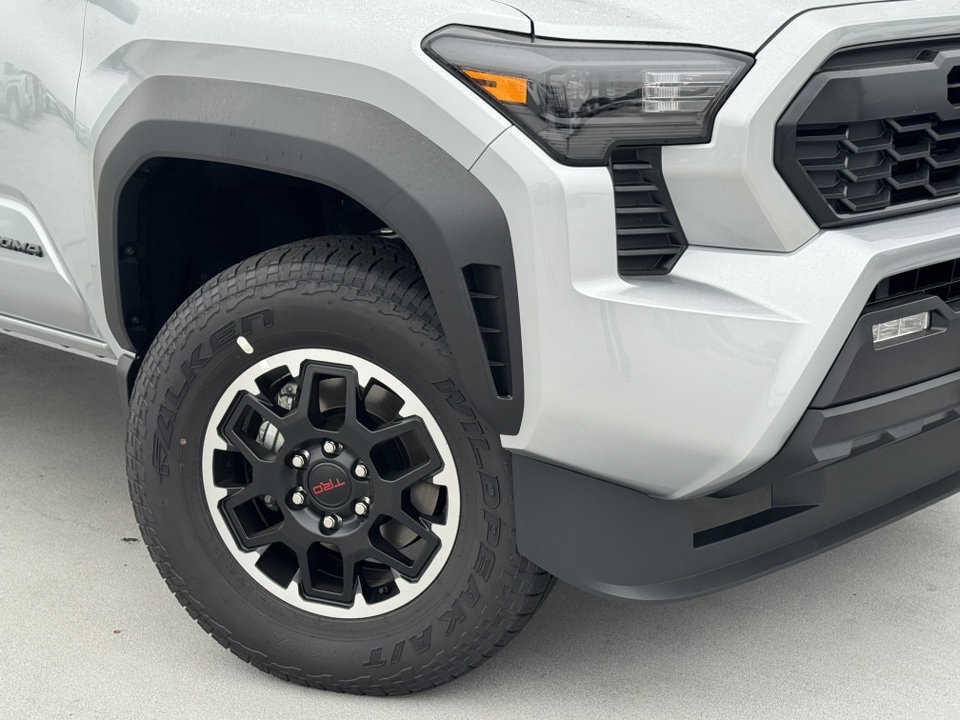 2025 Toyota Tacoma TRD Off Road - Photo 10