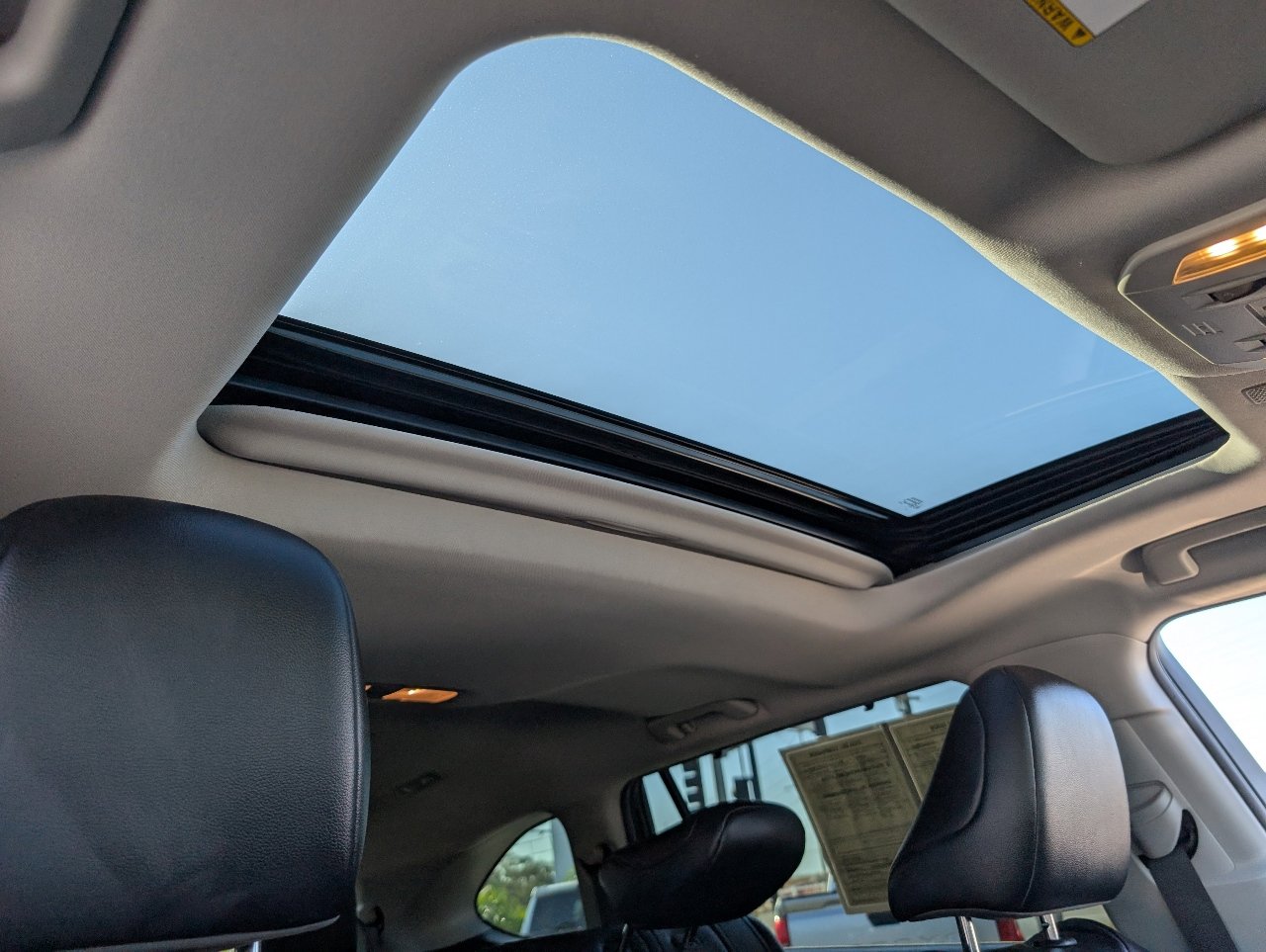 2022 Toyota Highlander XLE photo 2