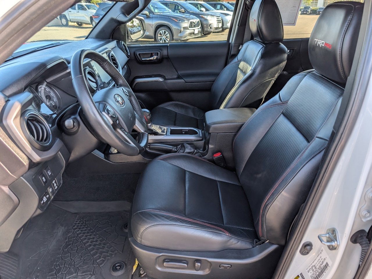 2023 Toyota Tacoma TRD Pro V6 photo 2