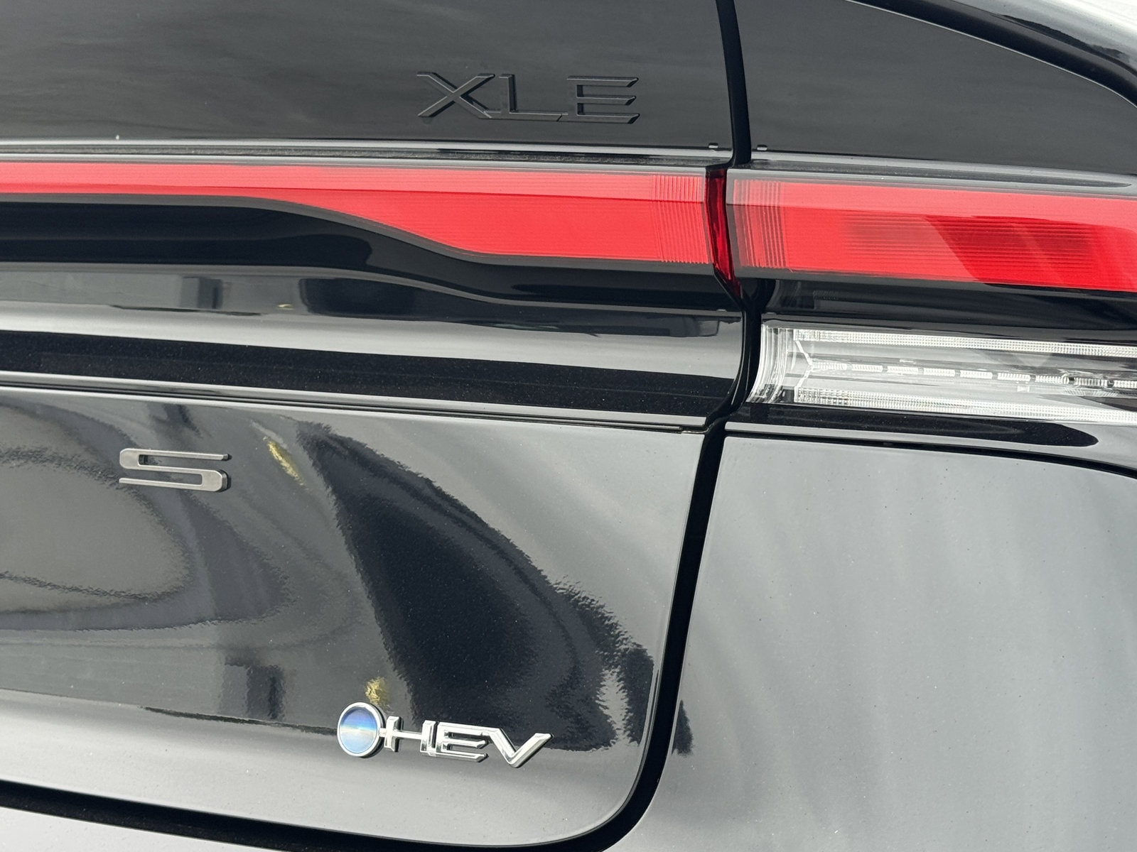 2026 Toyota Prius XLE - Photo 14