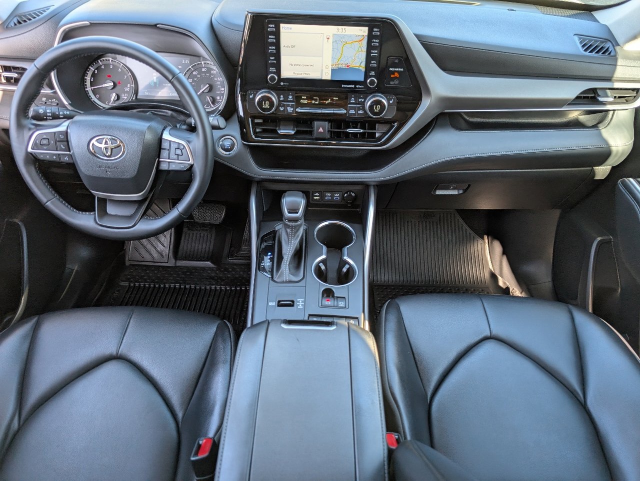 2022 Toyota Highlander XLE photo 3