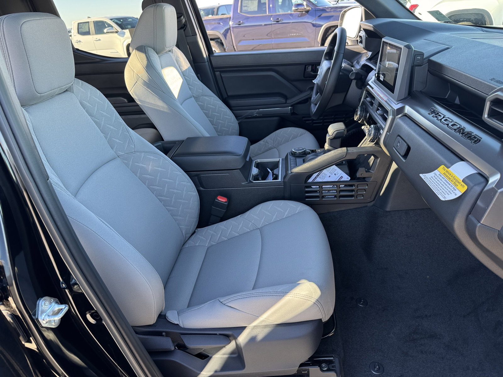 2026 Toyota Tacoma SR5 - Photo 8