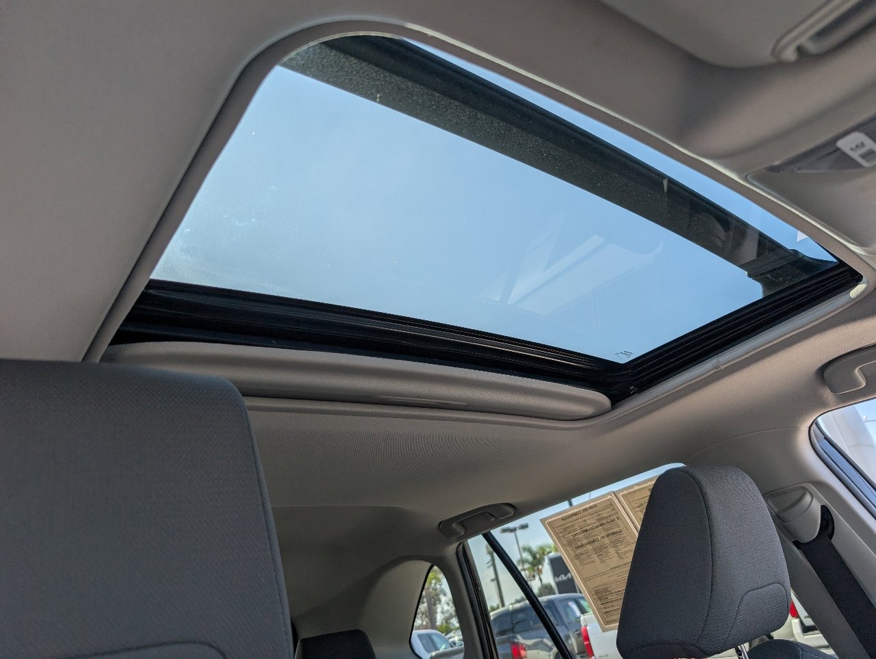 2022 Toyota RAV4 XLE photo 3