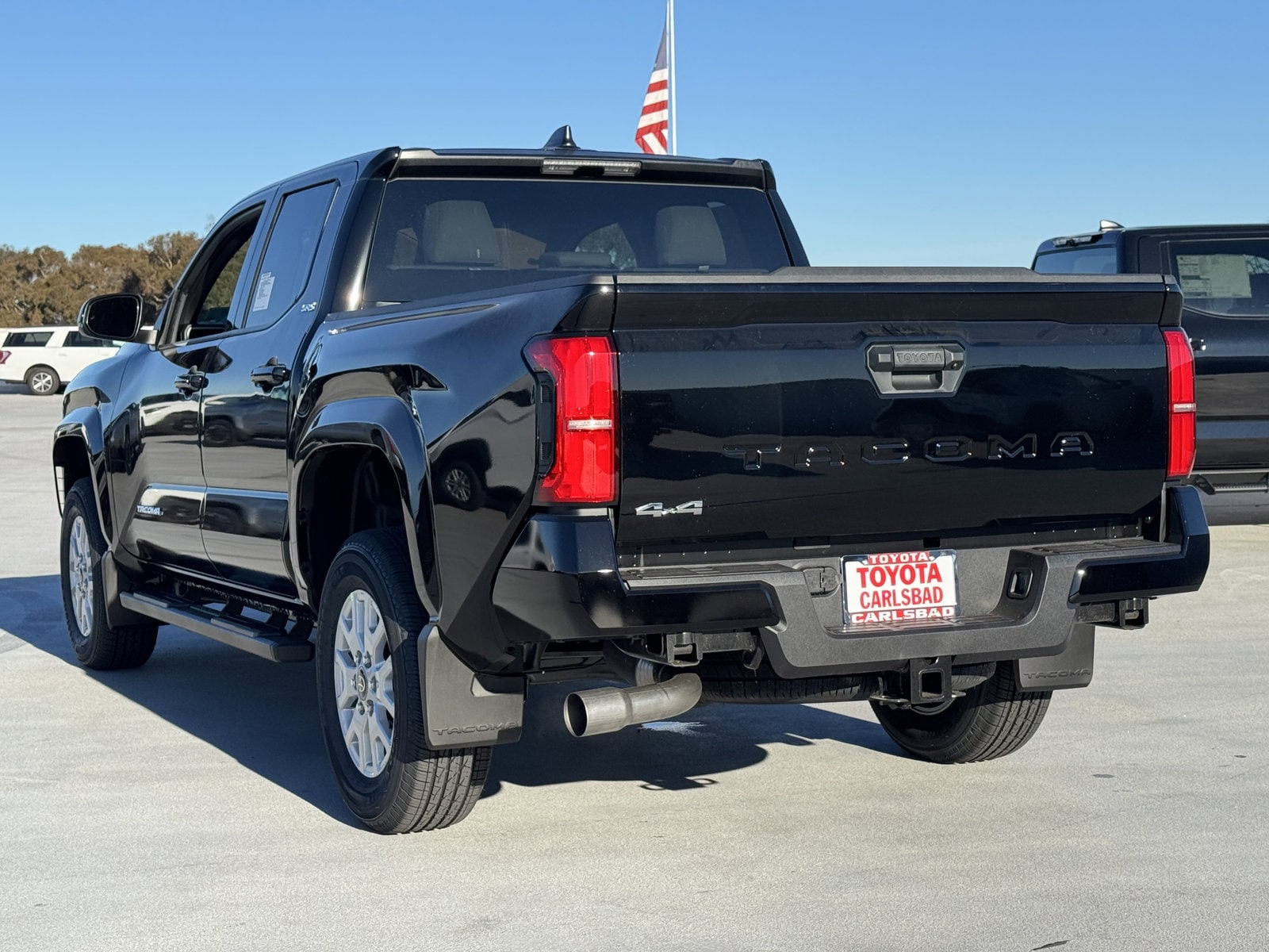 2026 Toyota Tacoma SR5 - Photo 12